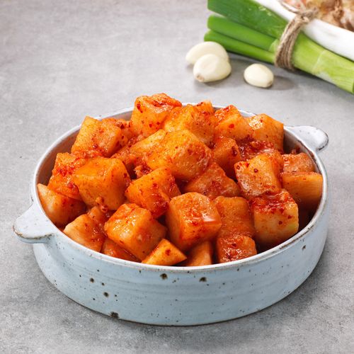 청우 진짜 맛있는 100% 국내산 깍두기 800g의 썸네일